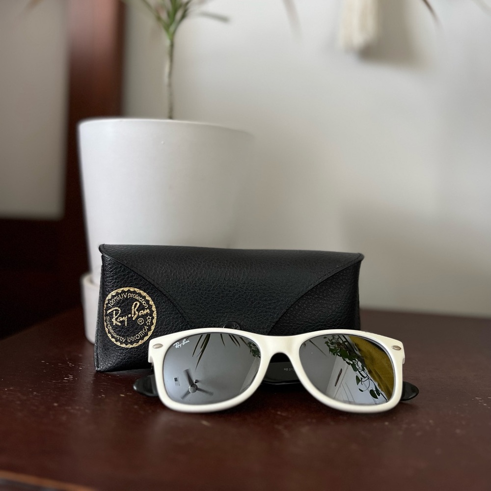 Women’s Ray Ban sunglasses